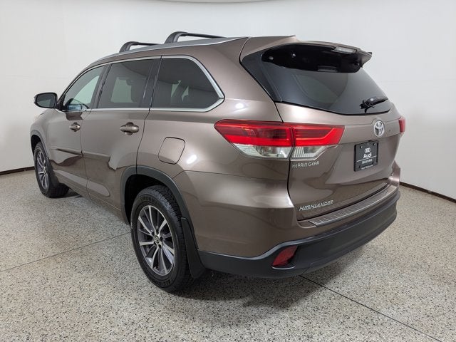 2017 Toyota Highlander SE V6 FWD