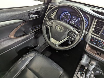 2017 Toyota Highlander SE V6 FWD