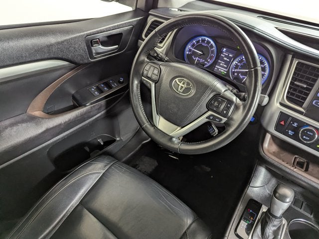 2017 Toyota Highlander SE V6 FWD
