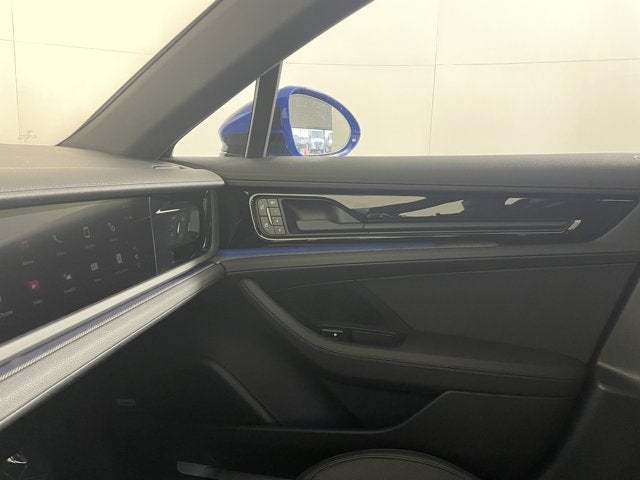 2025 Porsche Panamera 4 E-Hybrid