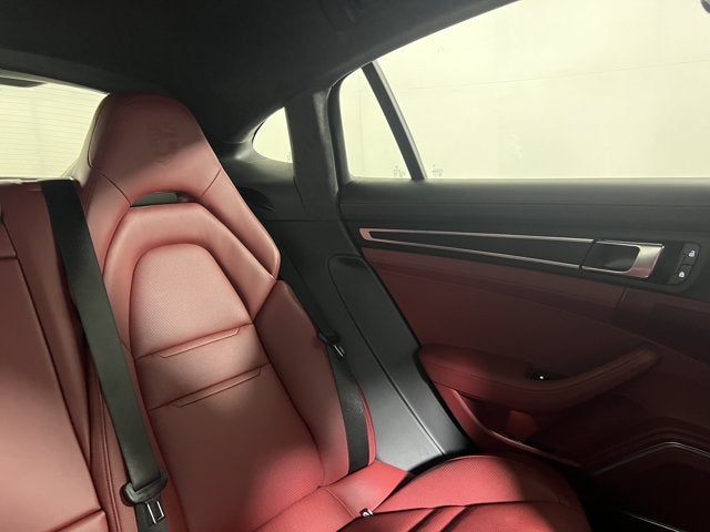 2023 Porsche Panamera 4