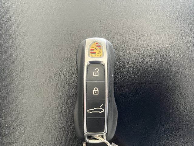 2023 Porsche Panamera 4