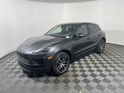2023 Porsche Macan Base