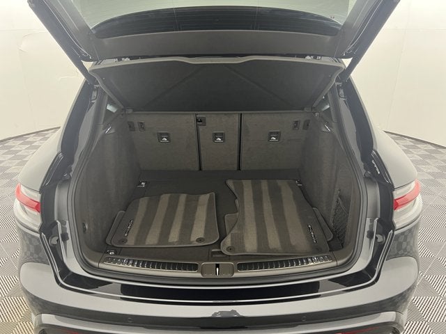 2023 Porsche Macan Base