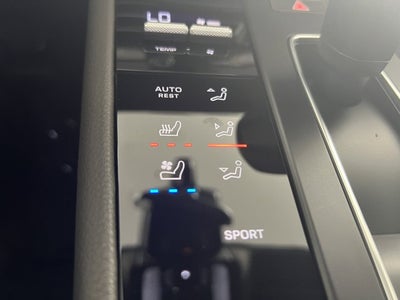 2023 Porsche Macan Base