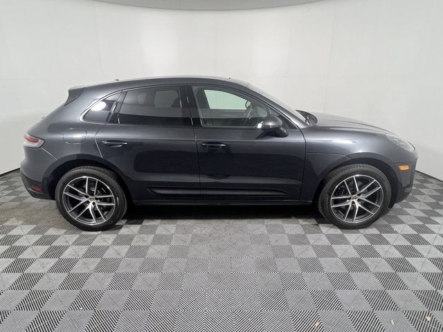 2023 Porsche Macan Base