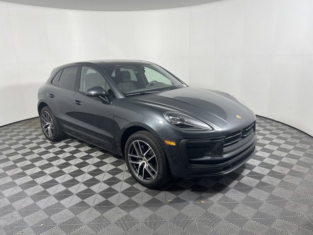 2023 Porsche Macan Base