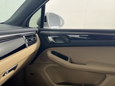 2023 Porsche Macan Base