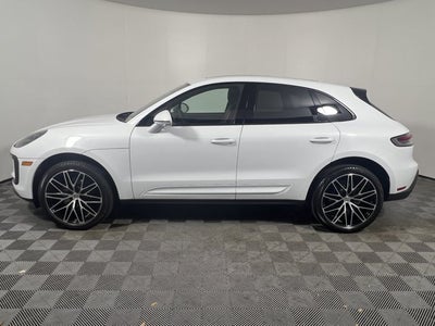 2025 Porsche Macan Base