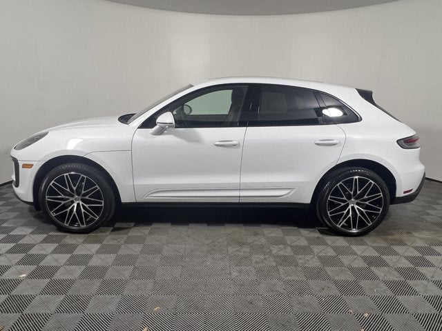 2025 Porsche Macan Base