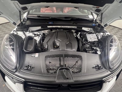 2025 Porsche Macan Base