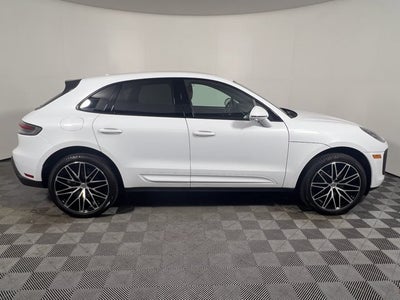 2025 Porsche Macan Base