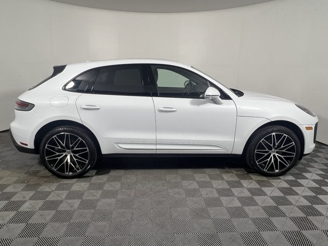 2025 Porsche Macan Base