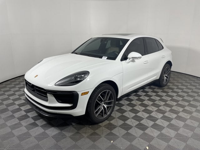 2023 Porsche Macan Base