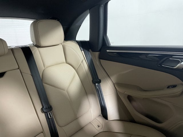 2023 Porsche Macan Base