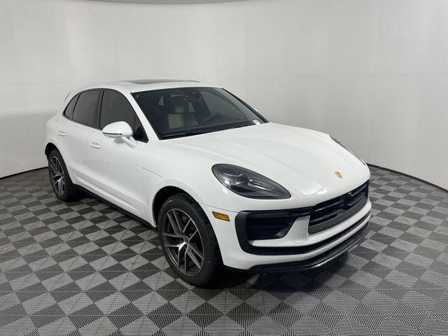 2023 Porsche Macan Base