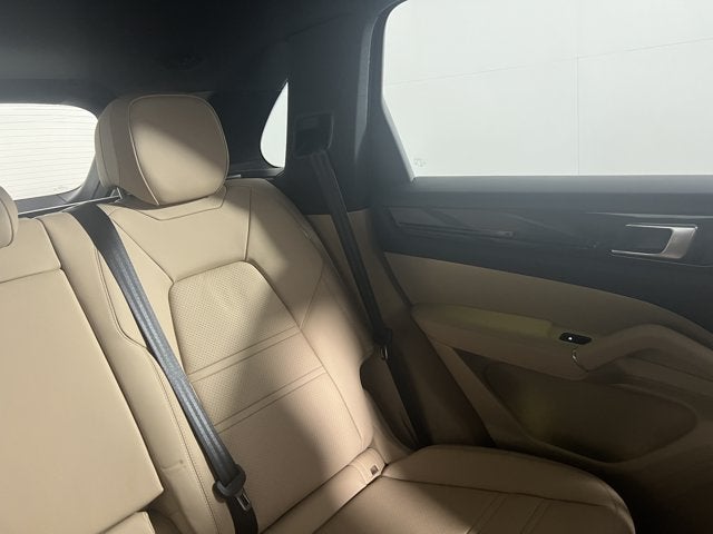 2023 Porsche Cayenne Base