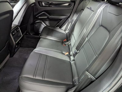 2023 Porsche Cayenne Base