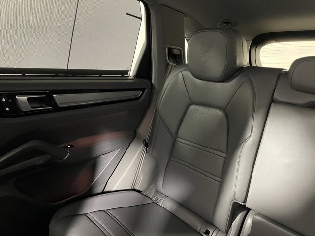 2023 Porsche Cayenne Platinum Edition