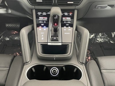 2023 Porsche Cayenne Platinum Edition