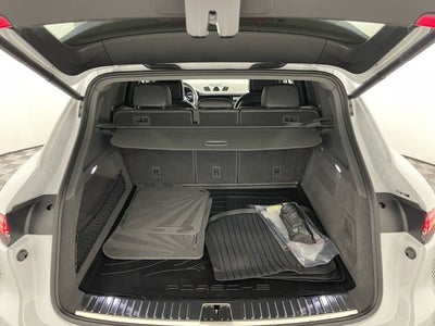 2023 Porsche Cayenne Platinum Edition