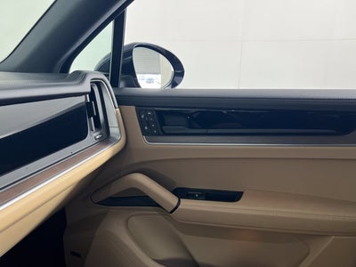2025 Porsche Cayenne AWD