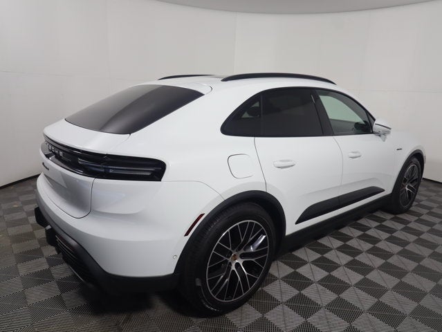 2025 Porsche Macan Electric 4