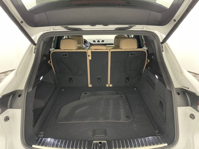 2023 Porsche Cayenne S Platinum Edition