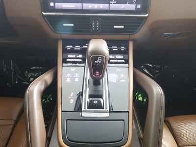 2023 Porsche Cayenne Platinum Edition
