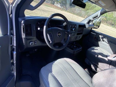 2025 Chevrolet Express 3500 LT Passenger