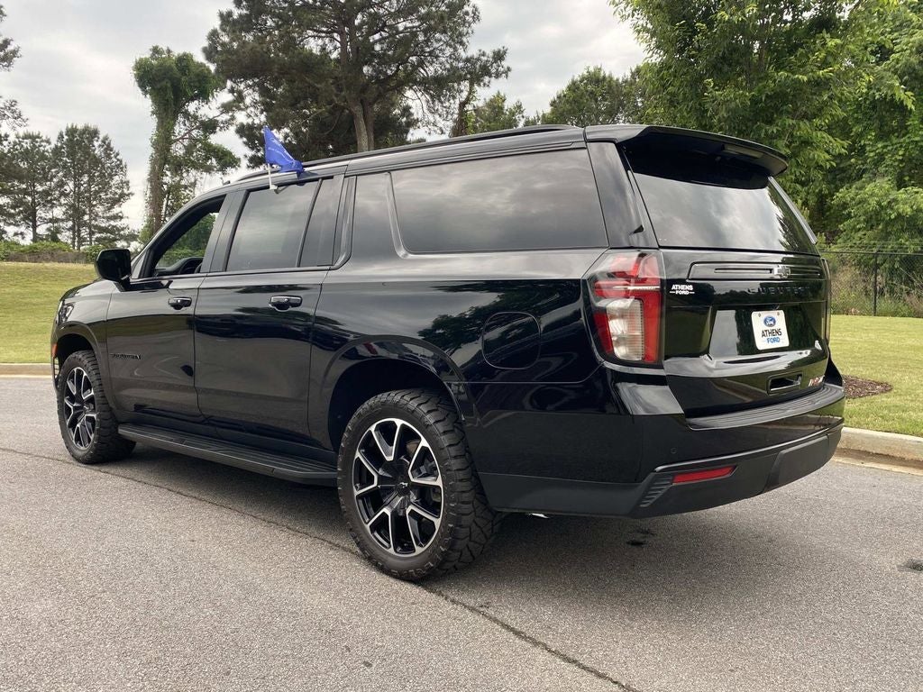 2023 Chevrolet Suburban RST