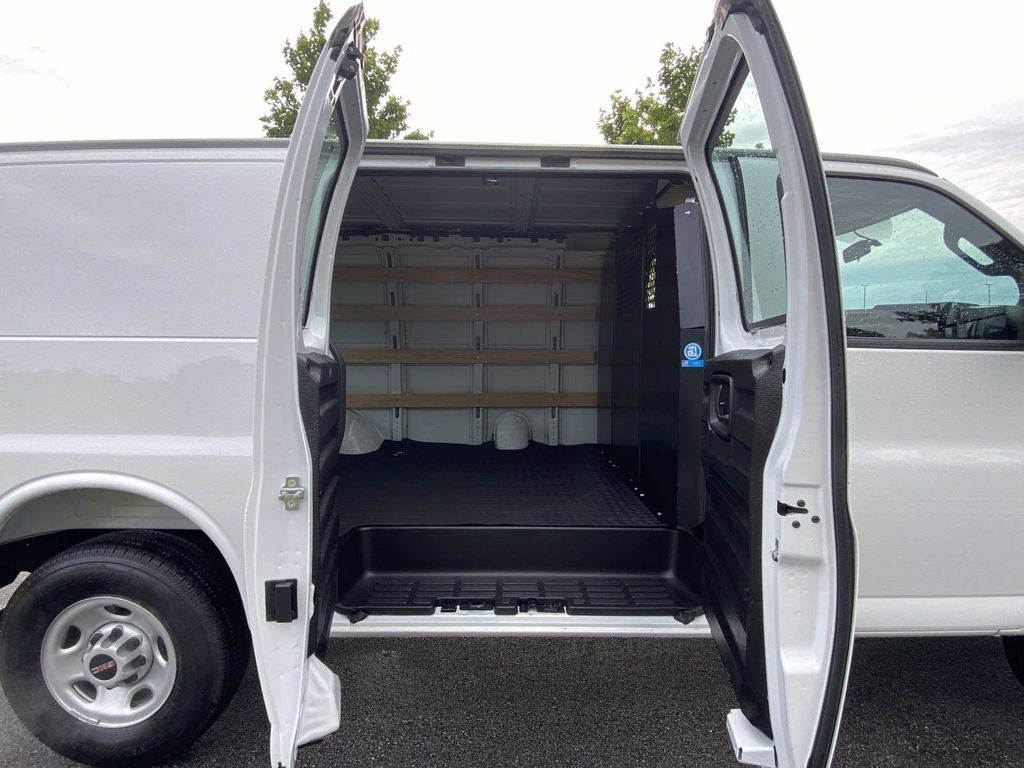 2025 GMC Savana 2500 Work Van
