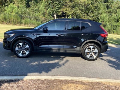 2024 Volvo XC40 B5 Plus Dark Theme