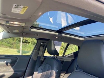 2024 Volvo XC40 B5 Plus Dark Theme