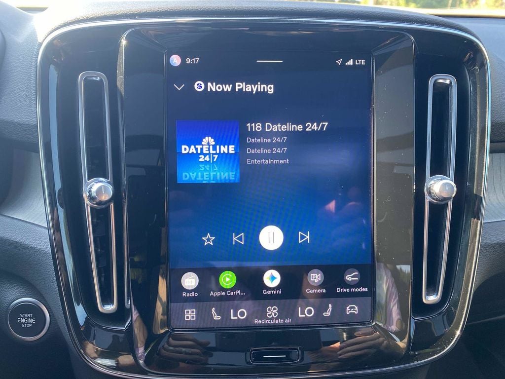 2024 Volvo XC40 B5 Plus Dark Theme