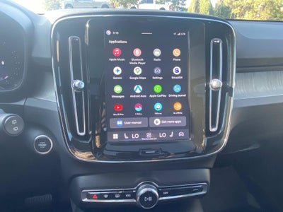2024 Volvo XC40 B5 Plus Dark Theme