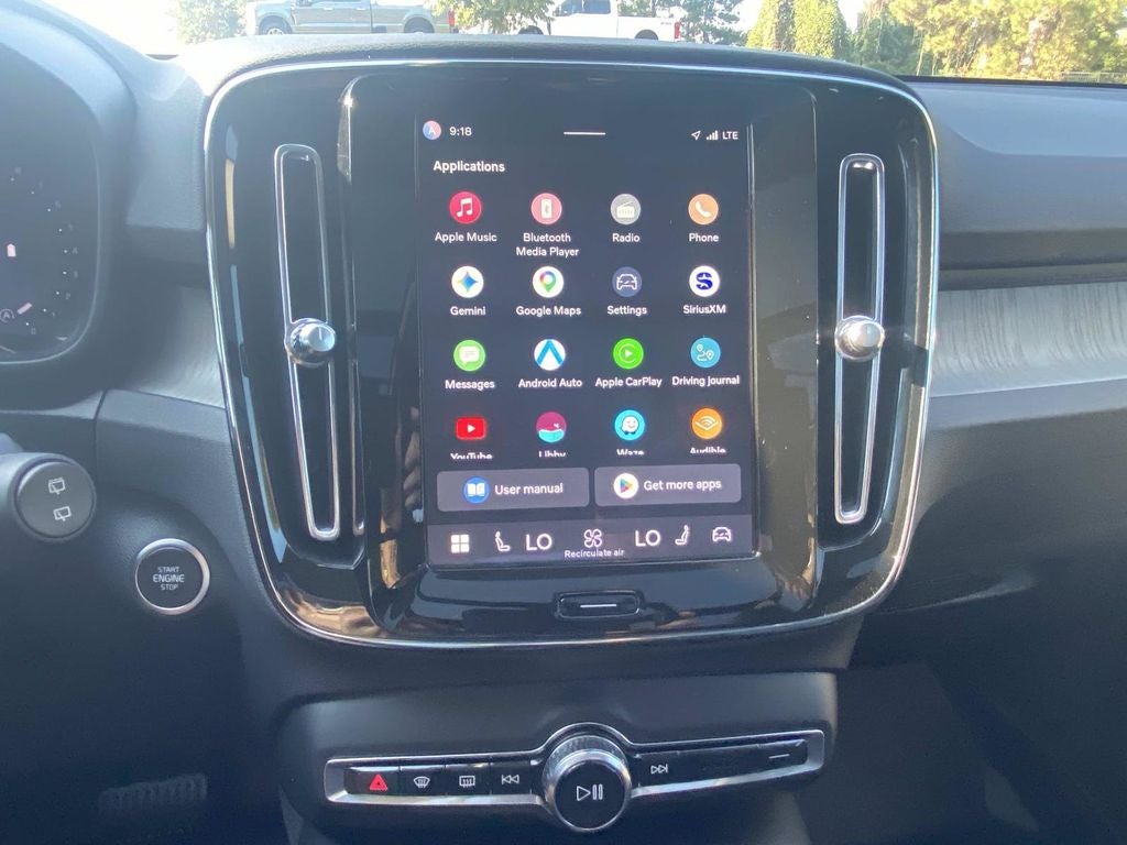 2024 Volvo XC40 B5 Plus Dark Theme