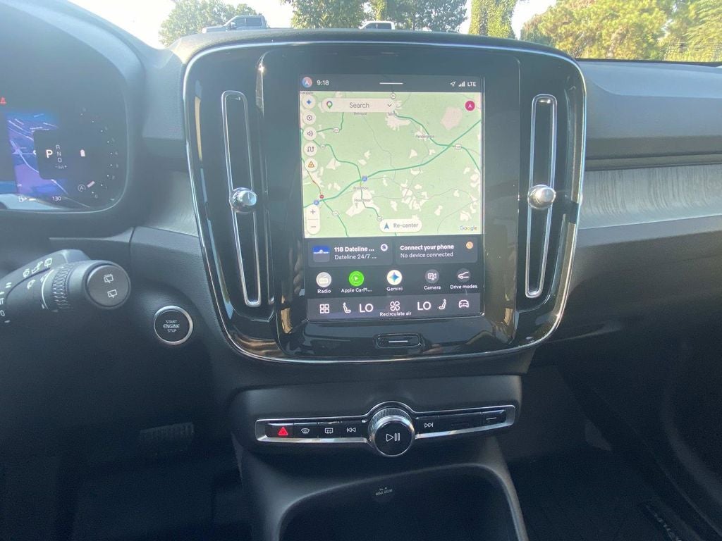 2024 Volvo XC40 B5 Plus Dark Theme