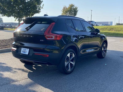 2024 Volvo XC40 B5 Plus Dark Theme