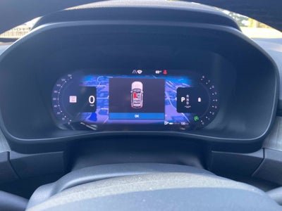 2024 Volvo XC40 B5 Plus Dark Theme