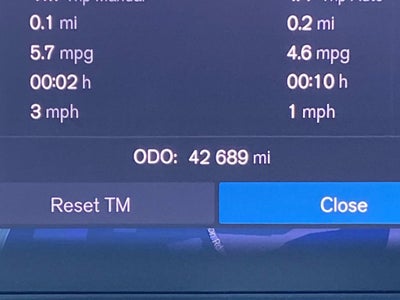 2024 Volvo XC40 B5 Plus Dark Theme