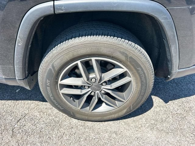 2019 Jeep Grand Cherokee Laredo E