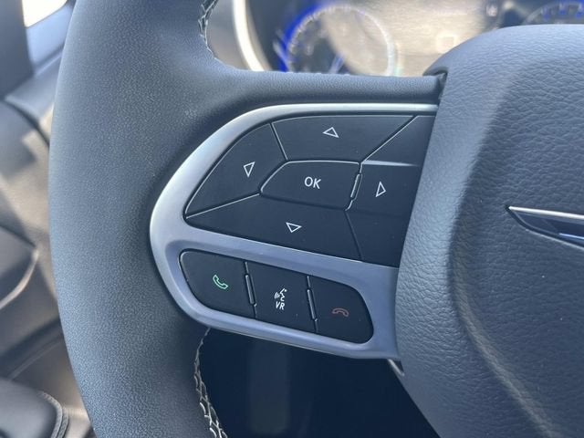 2025 Chrysler Voyager LX