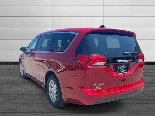 2025 Chrysler Voyager LX