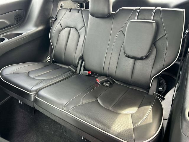 2025 Chrysler Pacifica Hybrid Select