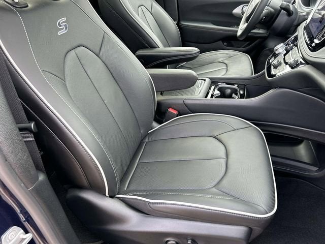 2025 Chrysler Pacifica Hybrid Select