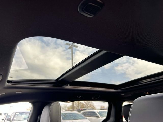 2025 Chrysler Pacifica Hybrid Select