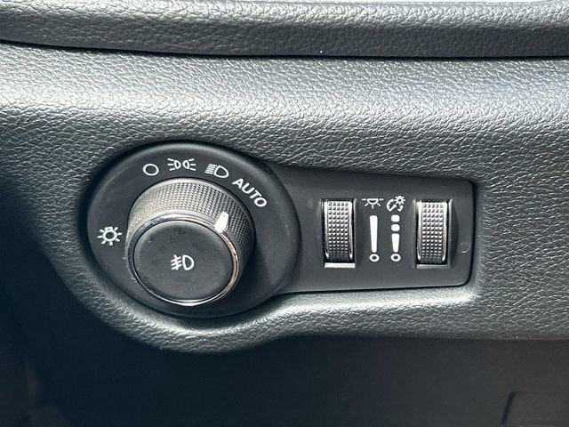2025 Chrysler Pacifica Hybrid Select