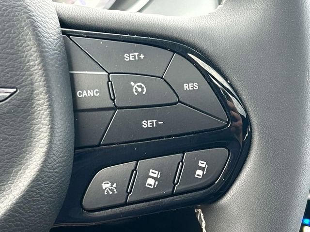 2025 Chrysler Pacifica Hybrid Select