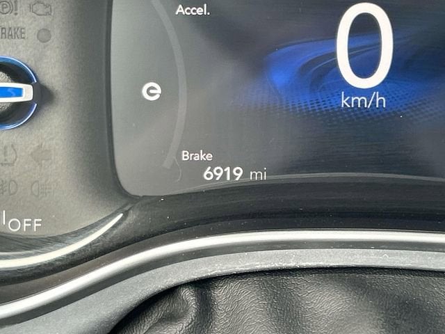 2025 Chrysler Pacifica Hybrid Select